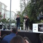 Cantando e interpretando