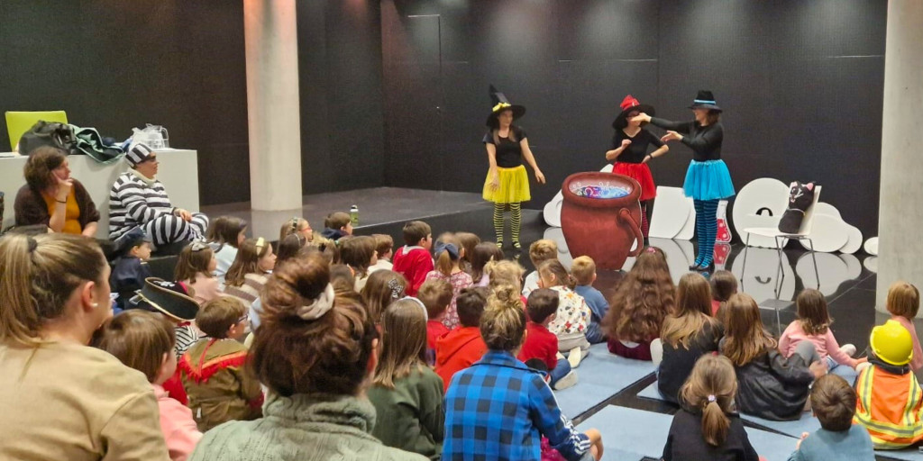 CUENTACUENTOS EN BIBIOTECA SAN JUAN