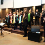 vocalistas con intérprete de lengua de signos