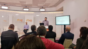 Fidel hablando ante los asistentes