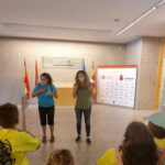 explicaciones del guía interpretadas a la lengua de signos para Marisol