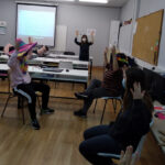 Taller de Lengua de Signos en el interior de una clase del IES Enrique Flórez