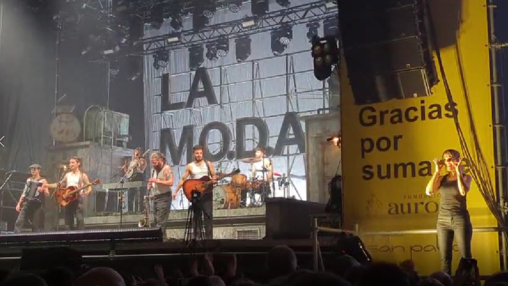 30 12 2025 ARANSBUR MQD AURORA FEST CONCIERTO LA MODA web